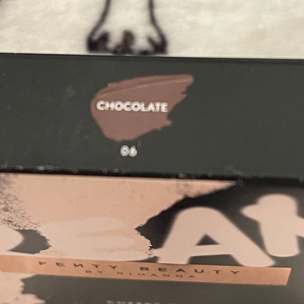 Fenty Chocolate 06 Cheeks Out Freestyle Cream Bronzer - Picture 3 of 6